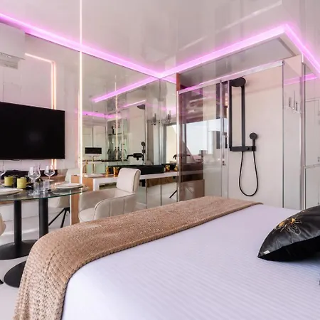 Village Naturiste R4n- Le Vip Sea View شقة
